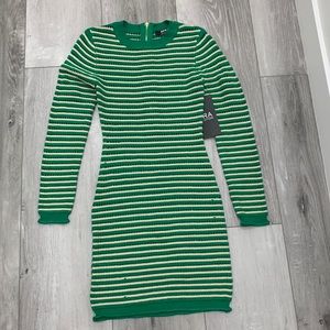 Beautiful dress perfect for this Christmas small